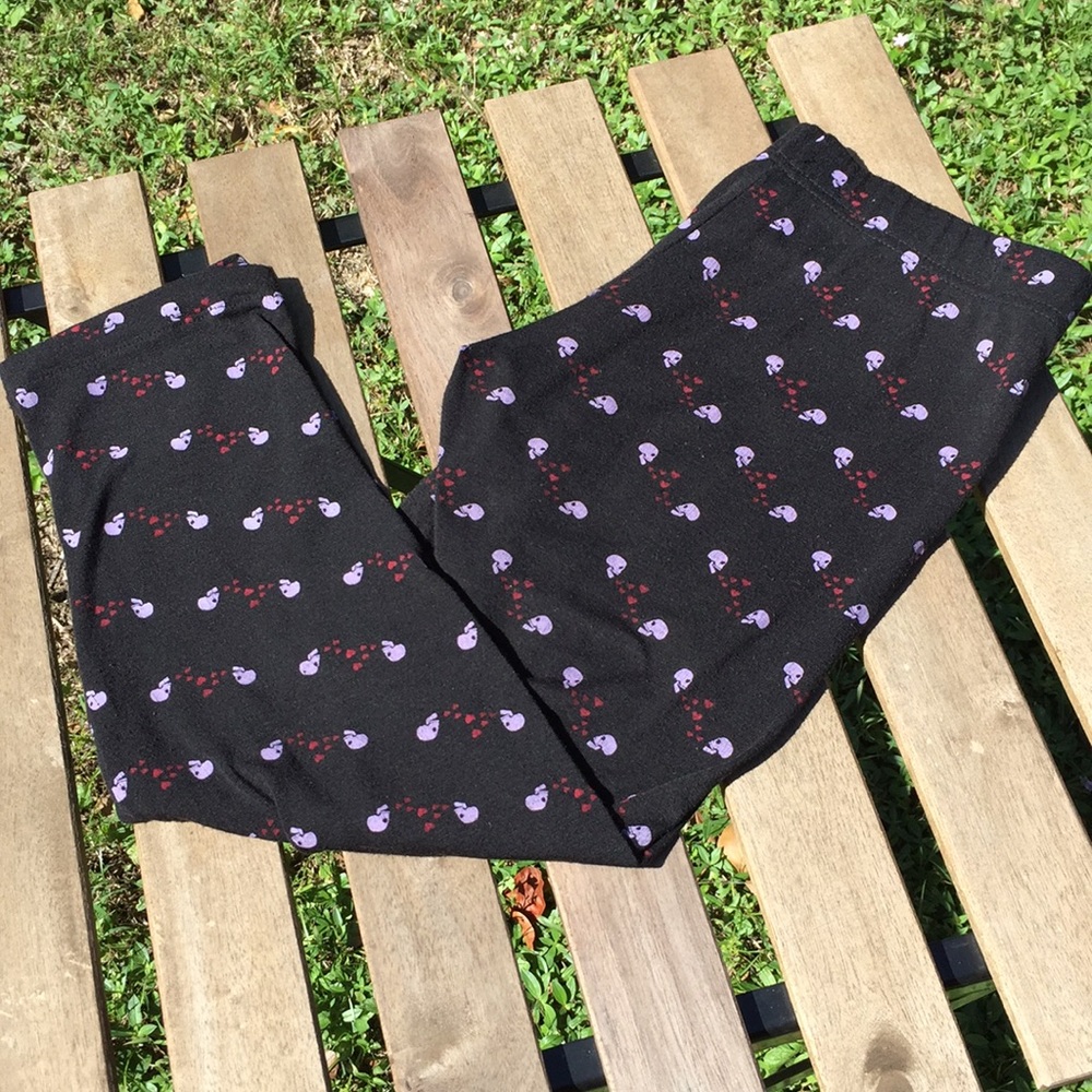 🟡sᴀʟᴇ! Hot Topic Skull💕 Leggings
